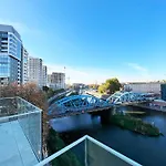 公寓 Aboutartapartments - By The River