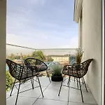 Aboutartapartments - By The River