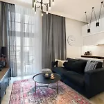 Aboutartapartments - By The River Apartment *