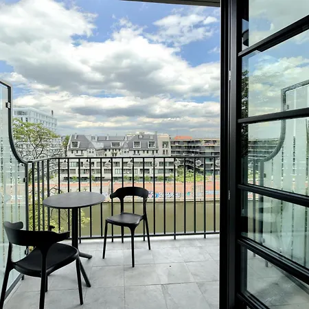 Aboutartapartments - By The River * ヴロツワフ