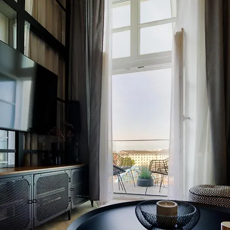 Aboutartapartments - By The River Apartment *