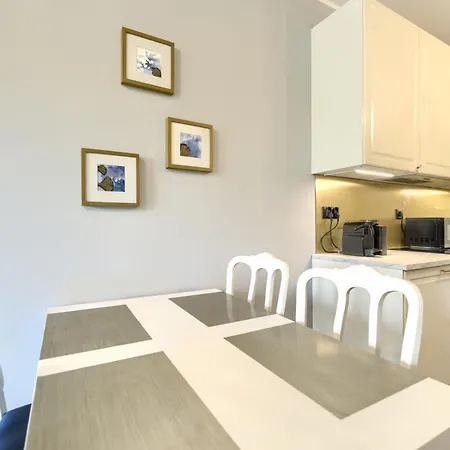 Apartment Aboutartapartments - By The River *