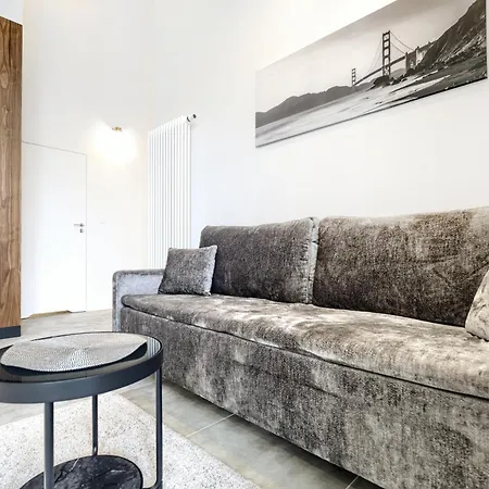 Aboutartapartments - By The River Apartment