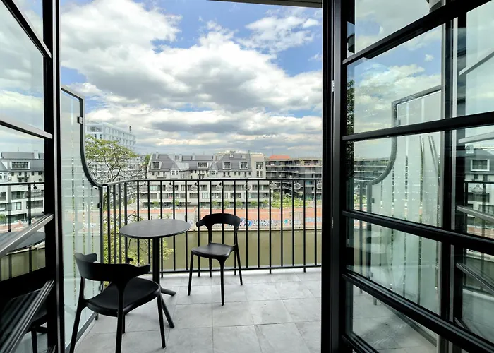 Aboutartapartments - By The River * ヴロツワフ