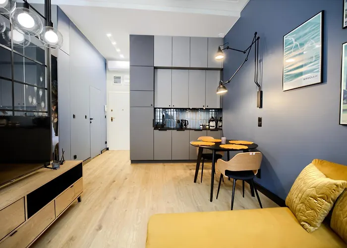 Aboutartapartments - By The River Apartament *